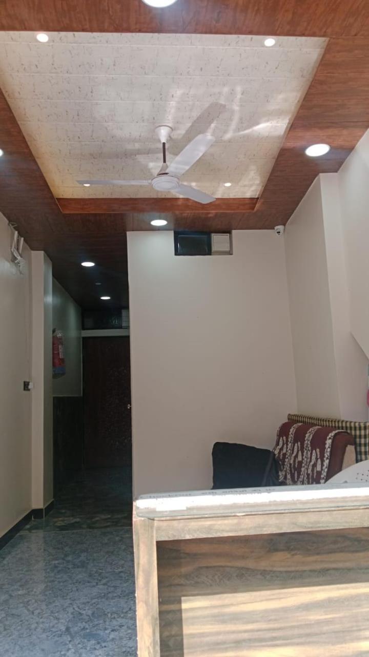 Golden Guest House Уджайн Екстериор снимка