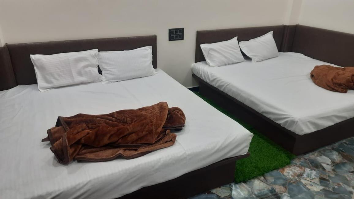 Golden Guest House Уджайн Екстериор снимка