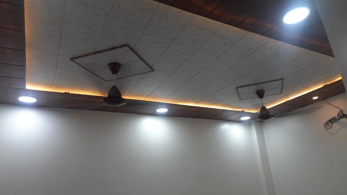 Golden Guest House Уджайн Екстериор снимка